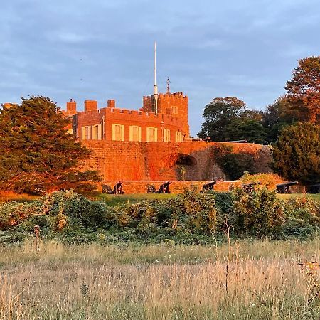 Fab Stay Uk - Coastal And Country Retreat With Free Secure Off Road Parking Minutes From Both Dover And Deal Екстер'єр фото
